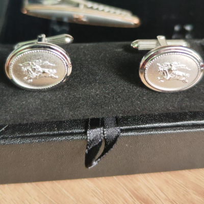 cufflinks Bur03